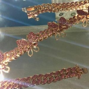 Cadena de moños color rosado